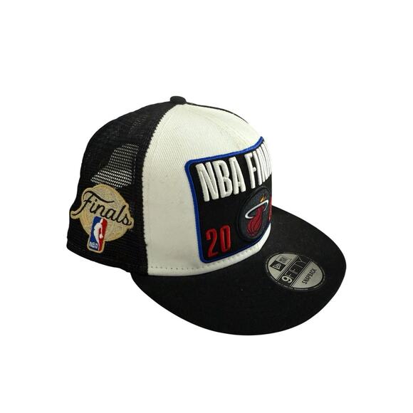 New Era Men's Miami Heat 2023 NBA Finals 9Fifty Flat-Billed Adjust Snapback Hat - Picture 1 of 8